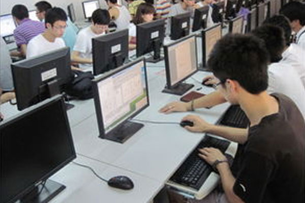 计算机应用专业中的软件及辅助设备概述